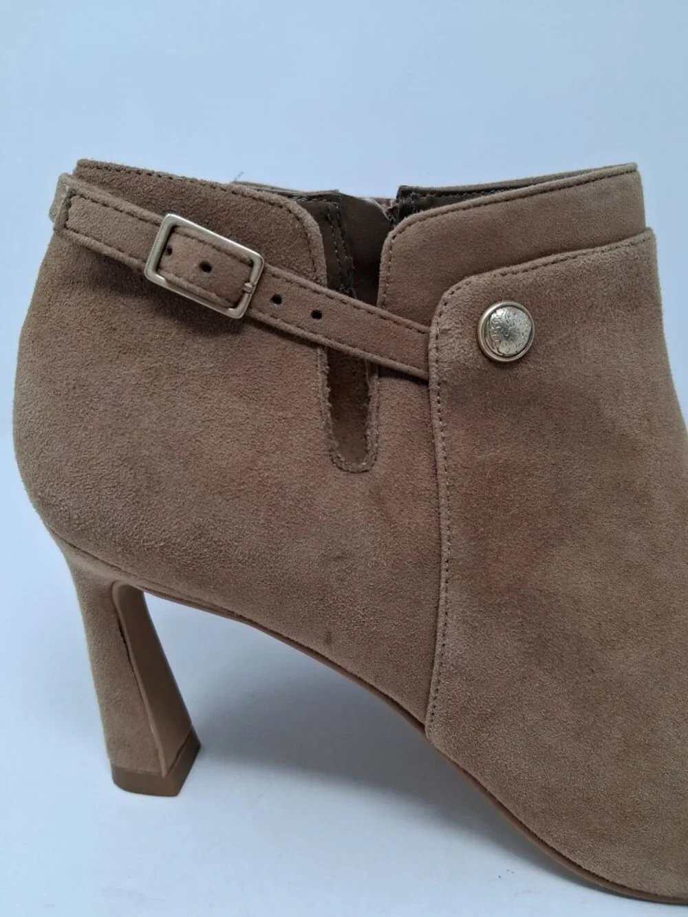 Vince Camuto Keeshey Suede Pointed Toe Heeled Ankle Booties 9.5M